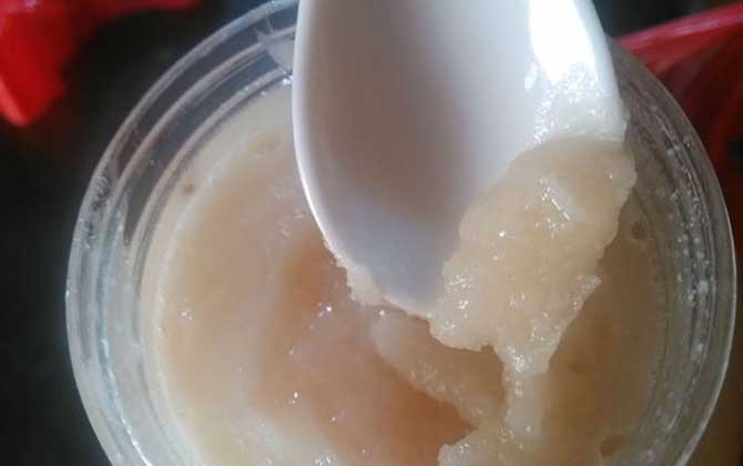 蜂蜜變質后的圖片是什么樣的(出現這4種情況,說明蜂蜜已經變質) 蜂蜜變質后的圖片是什么樣的(出現這4種情況,說明蜂蜜已經變質)