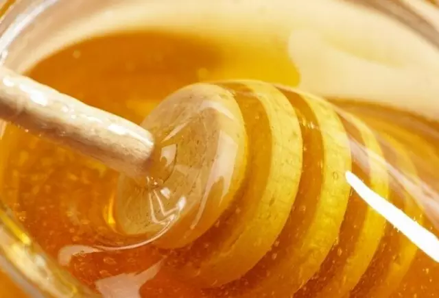 蜜蜂分家一般跑多遠(yuǎn)（蜜蜂分蜂后會(huì)飛多遠(yuǎn)）