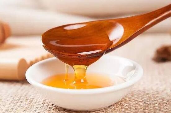 蜂群中突然出現很多黑蜂是什么原因（什么是黑蜂）