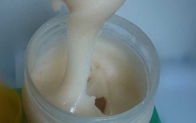 東北黑蜂椴樹雪蜜為什么是固體的(椴樹蜜結晶后很硬是假的嗎) 東北黑蜂椴樹雪蜜為什么是固體的(椴樹蜜結晶后很硬是假的嗎)