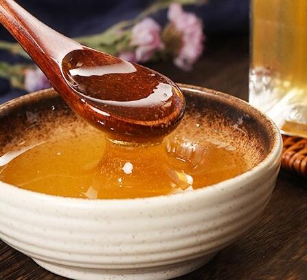 怎么分辨成熟蜜(蜂蜜的鑒別方法) 怎么分辨成熟蜜(蜂蜜的鑒別方法)