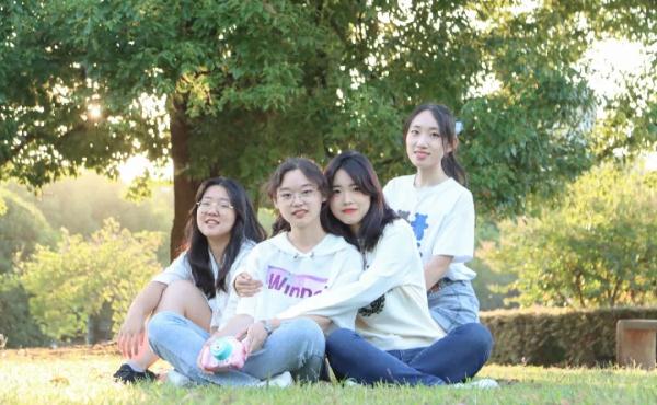 高中同班，大學同寢，緣分啊