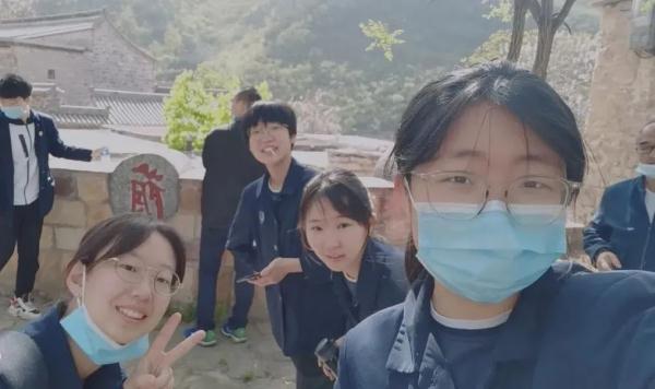 高中同班，大學同寢，緣分啊