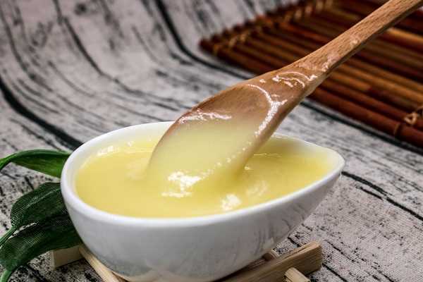 蜂王漿的保質期是多久？過期了還能吃嗎？