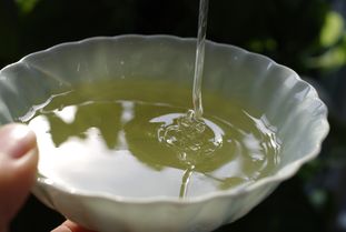 白蜜和蜂蜜有什么區(qū)別？(教你簡(jiǎn)單辨別方法)