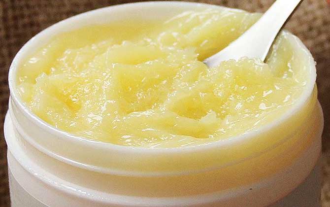 怎么挑選蜂王漿（買蜂王漿選哪個(gè)牌子最好)